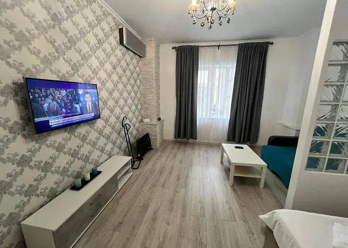 Bright & Beautiful Studio In Prime Location Walk To Everything